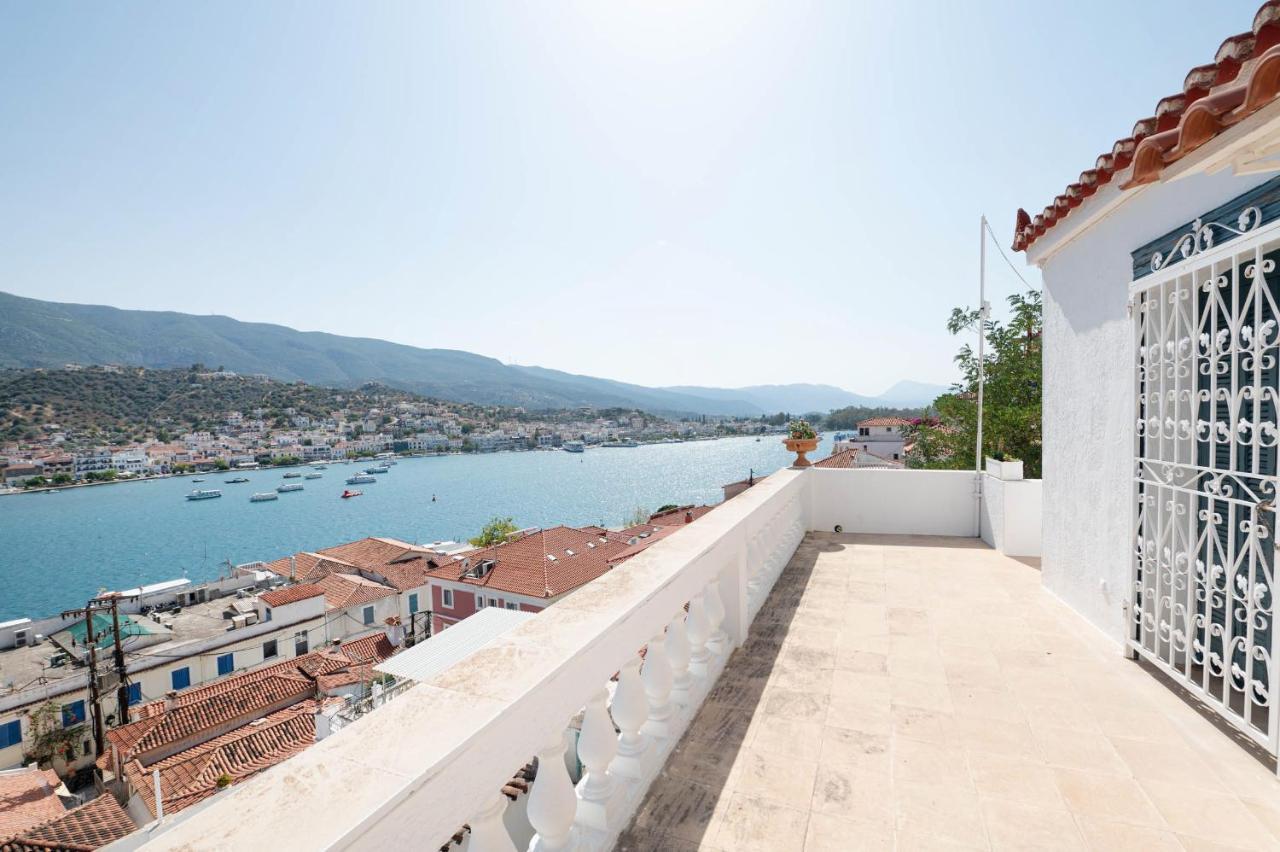 Traditional House Under The Clock Tower With Sweet View Poros Town Exterior photo