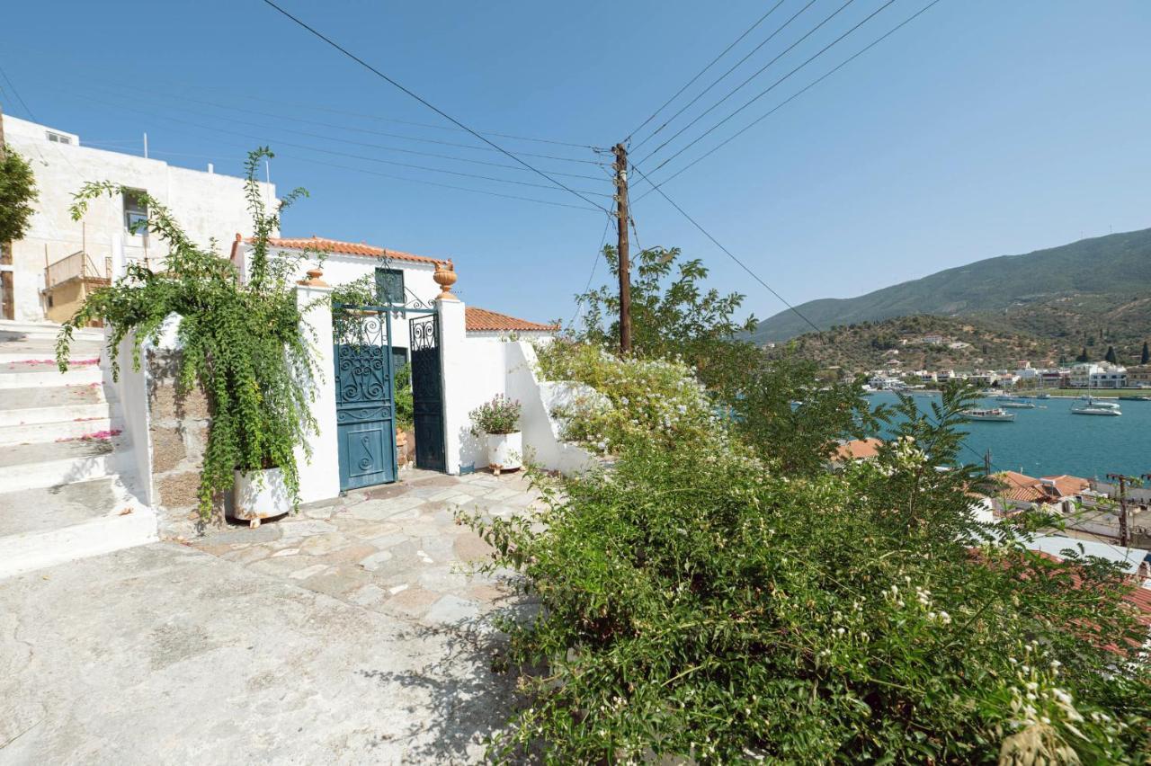 Traditional House Under The Clock Tower With Sweet View Poros Town Exterior photo