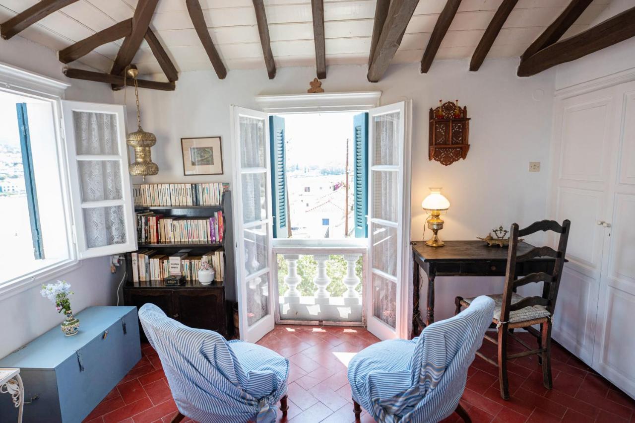 Traditional House Under The Clock Tower With Sweet View Poros Town Exterior photo