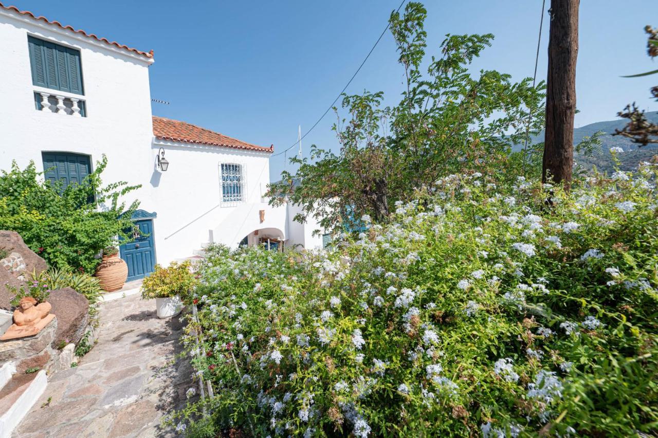 Traditional House Under The Clock Tower With Sweet View Poros Town Exterior photo