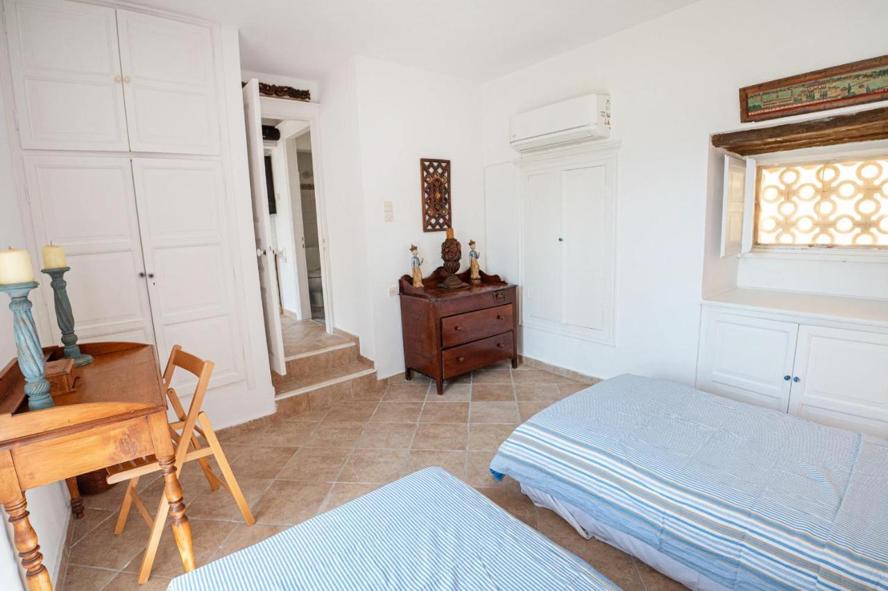 Traditional House Under The Clock Tower With Sweet View Poros Town Exterior photo